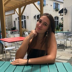 Meet your Posher, Leah